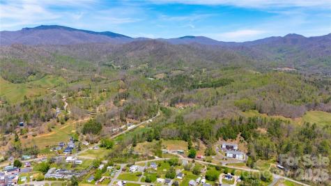 000 Mitchell Avenue Bakersville NC 28705