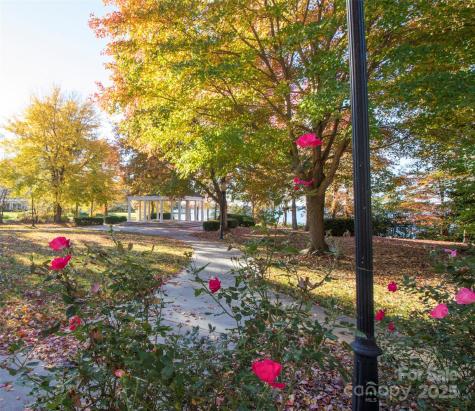 1740 Southpoint Lane New London NC 28127