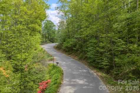 263 Mockingbird Road Swannanoa NC 28778