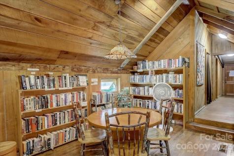 3 Chestnut Village Lane Mars Hill NC 28754