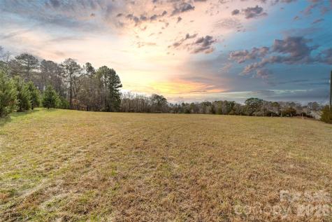 000 Whippoorwill Lane Mount Holly NC 28120