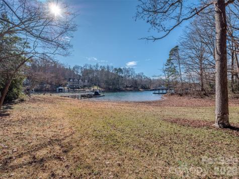 4677 Stratford Lane Denver NC 28037