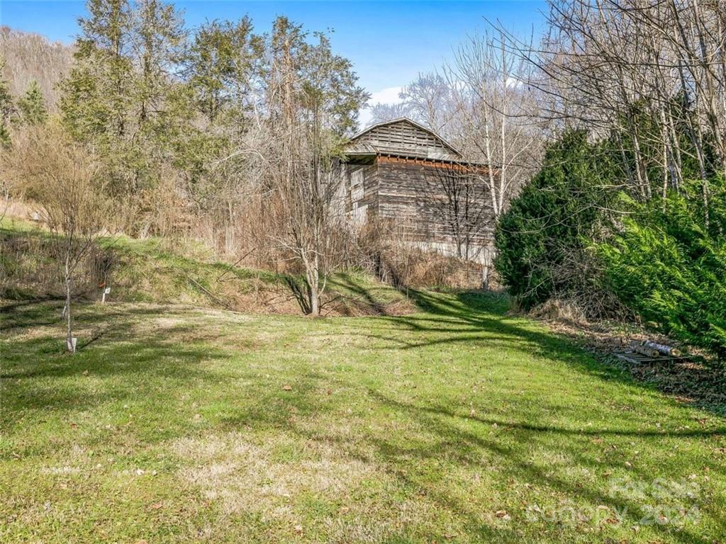190 Blackberry Inn Road Weaverville NC 28787