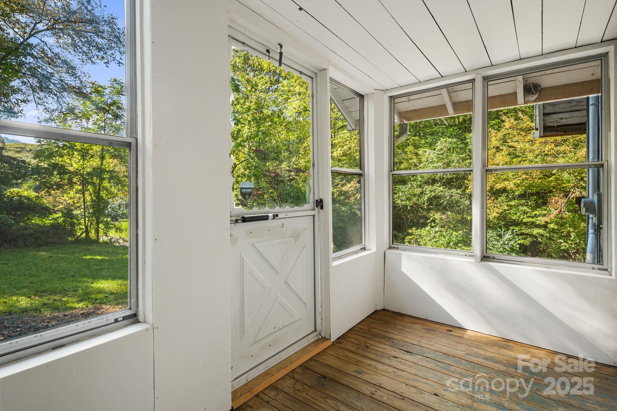 456 Maney Branch Road Burnsville NC 28714