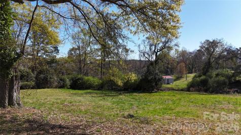 33 Pinecrest Avenue Great Falls SC 29055