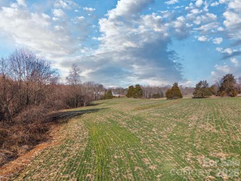 01 Dobbins Mill Road Yadkinville NC 27055