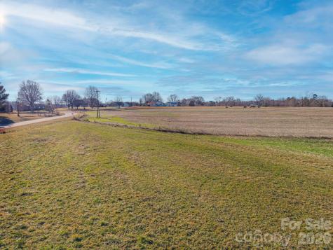 01 Dobbins Mill Road Yadkinville NC 27055