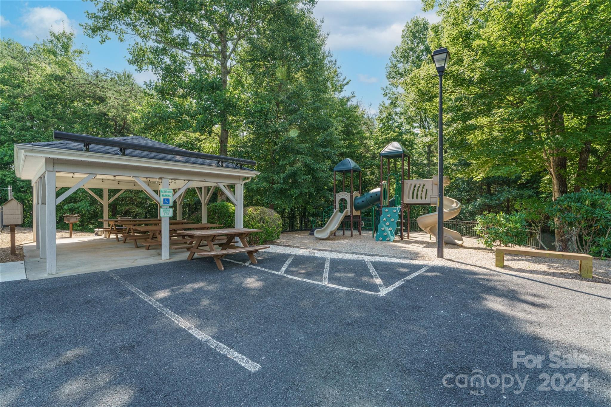 1316 Double Knob Drive Arden NC 28704