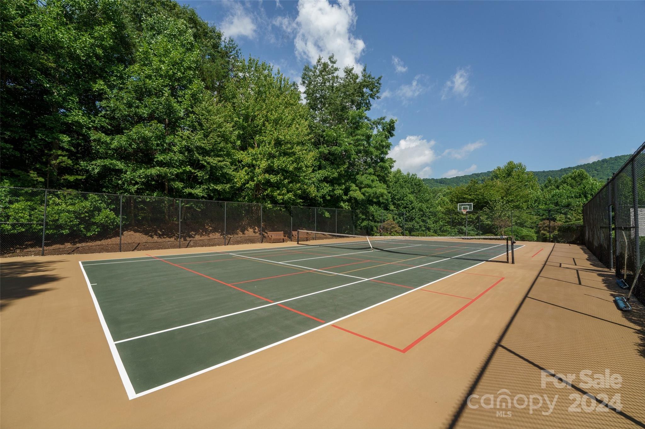 1316 Double Knob Drive Arden NC 28704