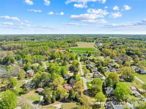 126 Aqua Drive Mooresville NC 28117