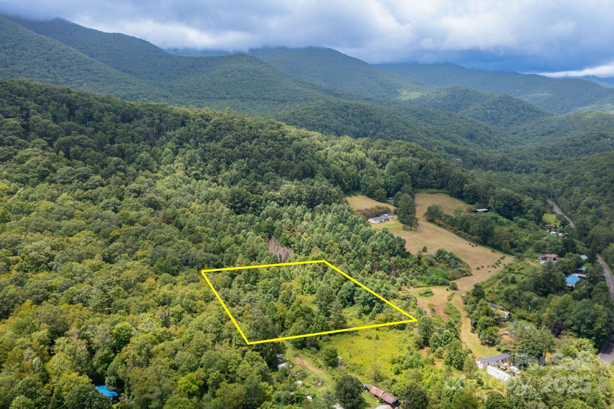 99999 Rock Creek Road Burnsville NC 28714