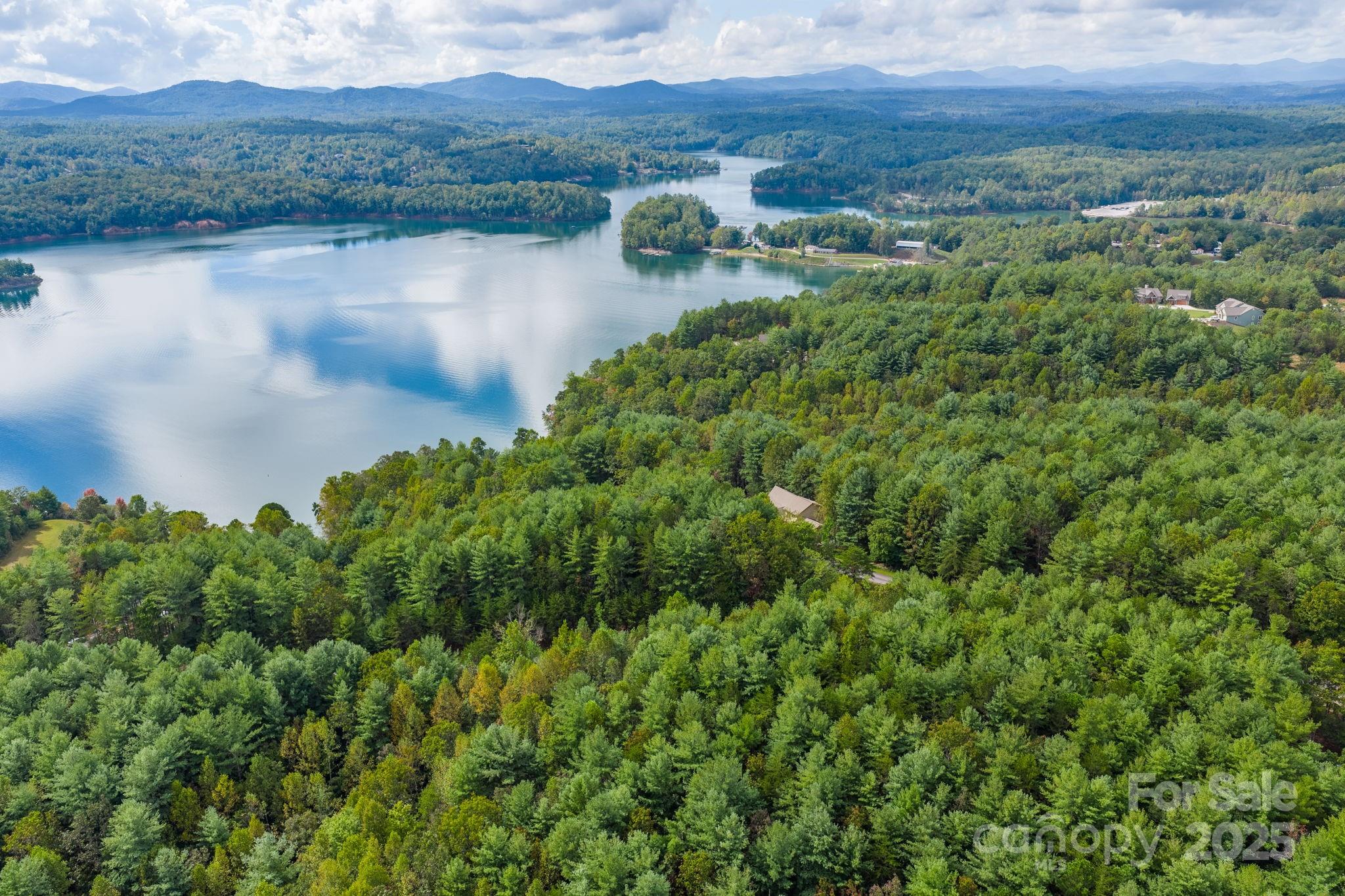 913 Bear Cliff Drive Nebo NC 28761