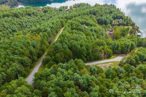 913 Bear Cliff Drive Nebo NC 28761