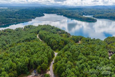 913 Bear Cliff Drive Nebo NC 28761