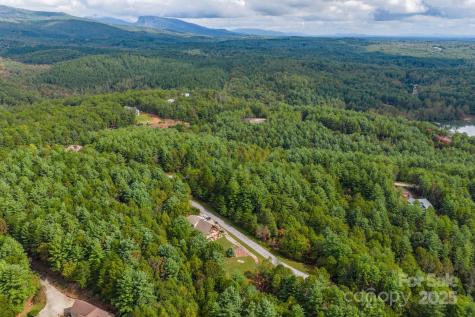 913 Bear Cliff Drive Nebo NC 28761