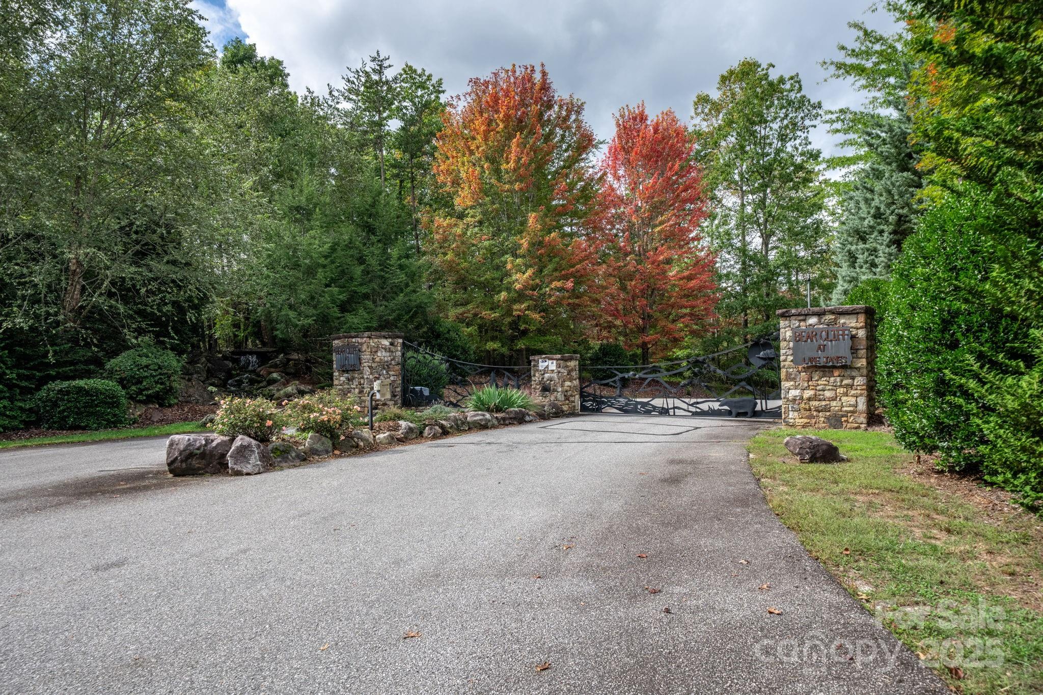 913 Bear Cliff Drive Nebo NC 28761