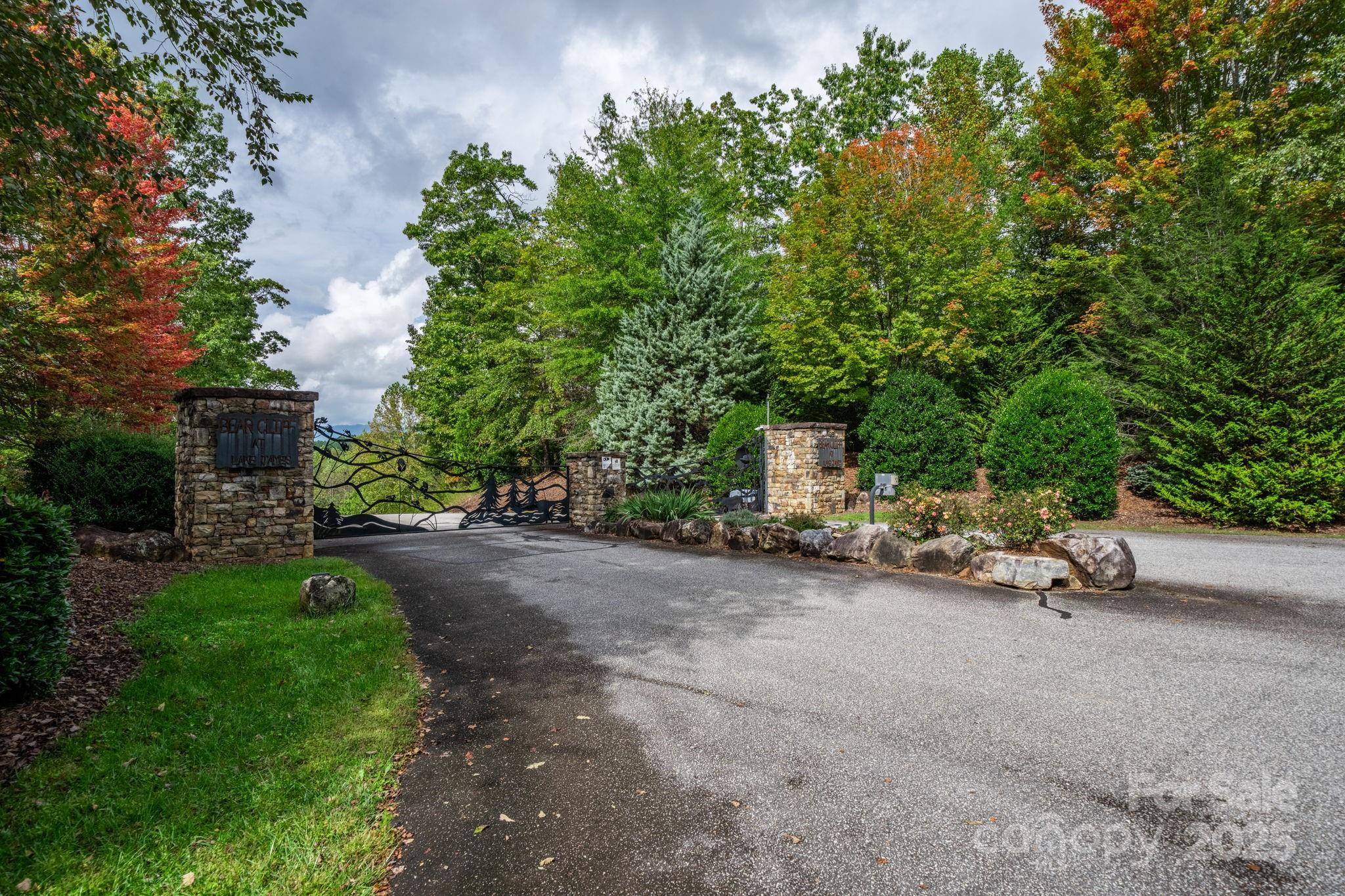 913 Bear Cliff Drive Nebo NC 28761