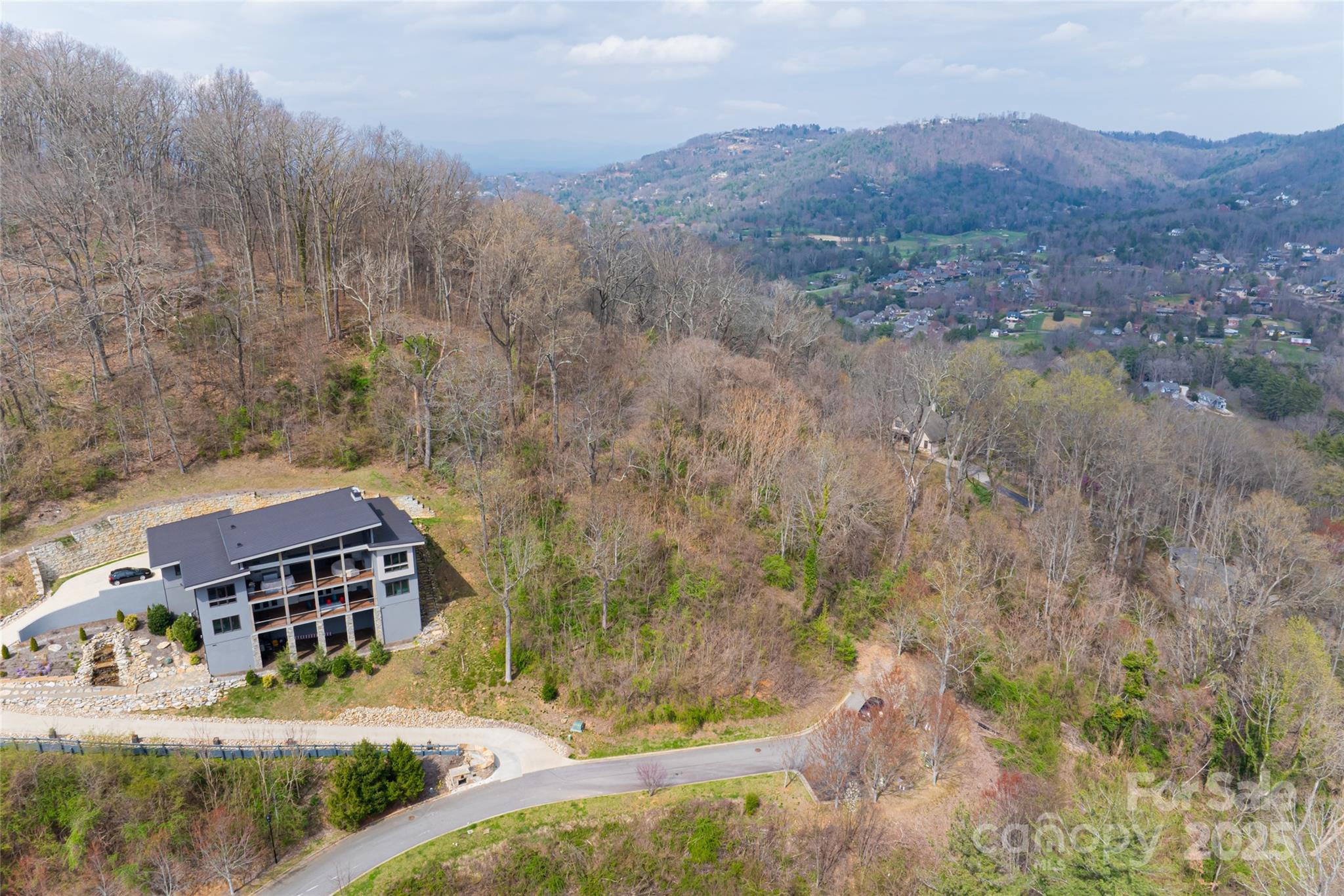 32 Grovepoint Way Asheville NC 28804