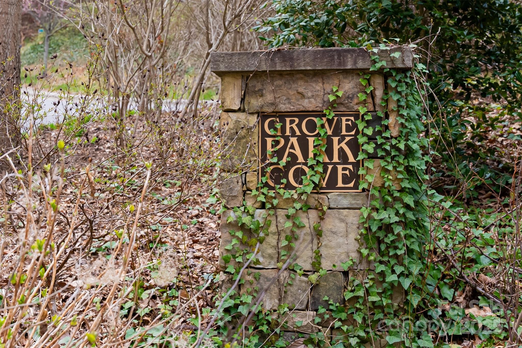 32 Grovepoint Way Asheville NC 28804