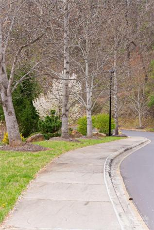 32 Grovepoint Way Asheville NC 28804