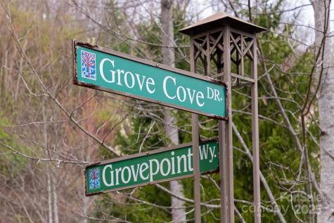 32 Grovepoint Way Asheville NC 28804