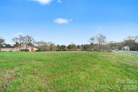 1725 Village Lake Drive Charlotte NC 28212