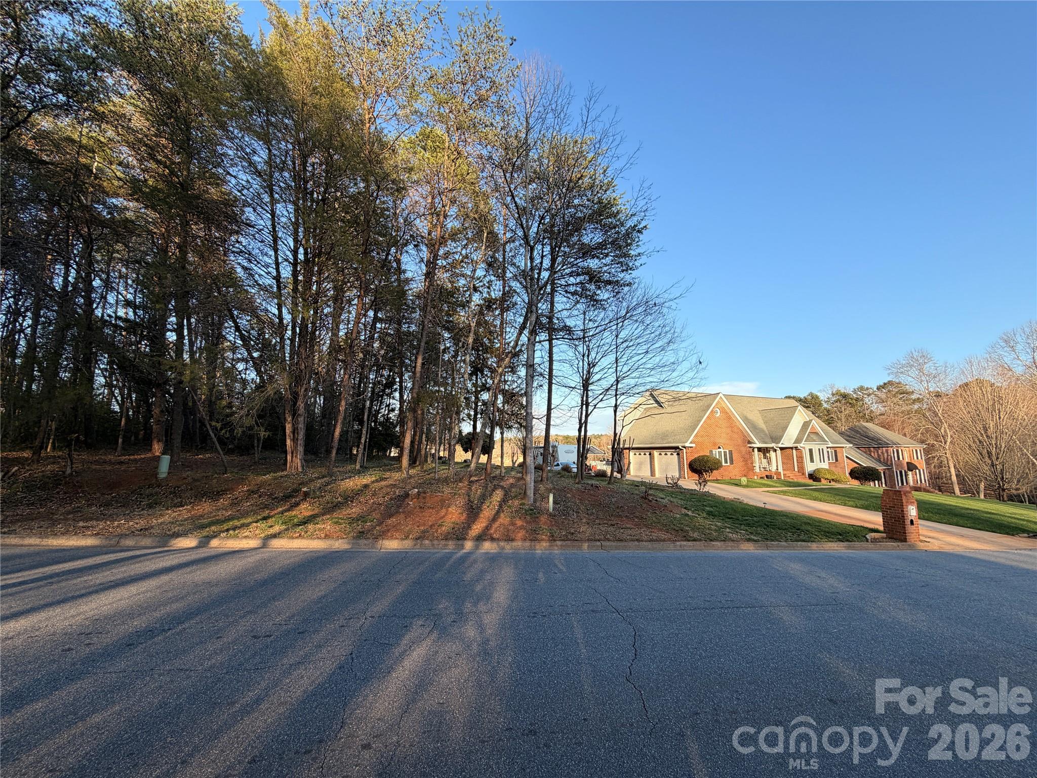 3785 Pinecrest Drive NE Hickory NC 28601