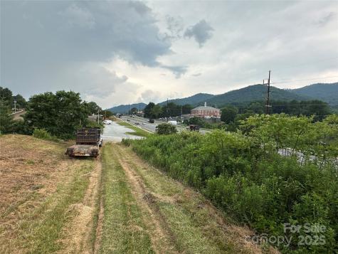 32 Hwy 19e Highway Burnsville NC 28714