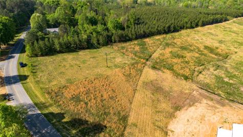 1075 Ring Tail Road Claremont NC 28610