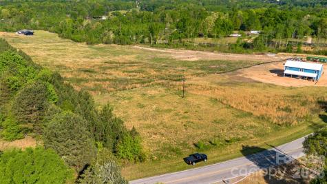 1075 Ring Tail Road Claremont NC 28610