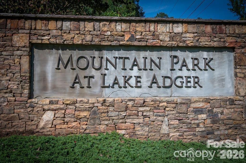 26 Mountain Parkway Mill Spring NC 28756