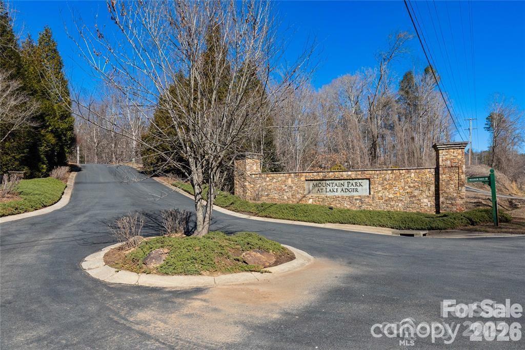 26 Mountain Parkway Mill Spring NC 28756