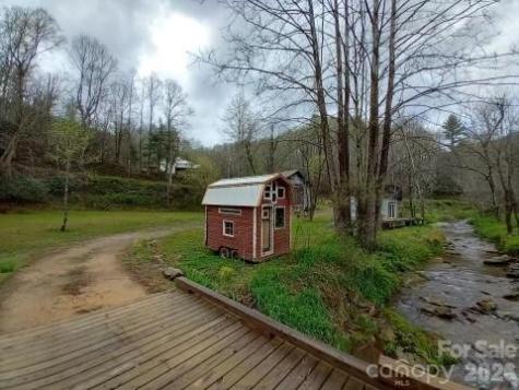 23 Katies Road Marshall NC 28753