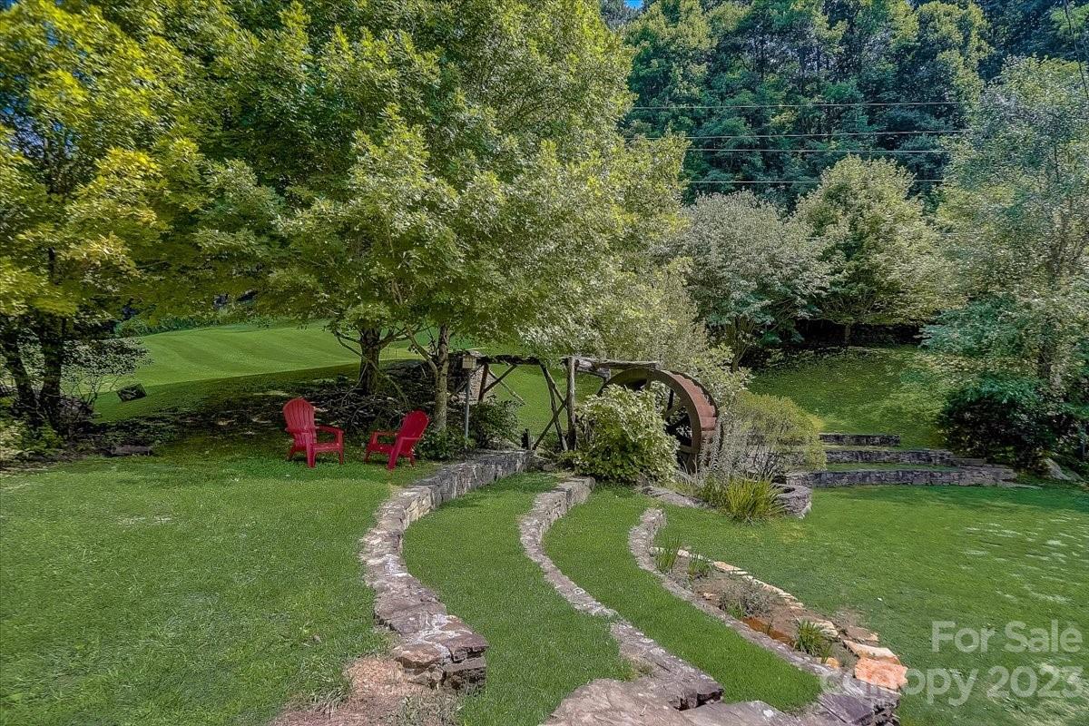 16 Chestnut Village Lane Mars Hill NC 28754