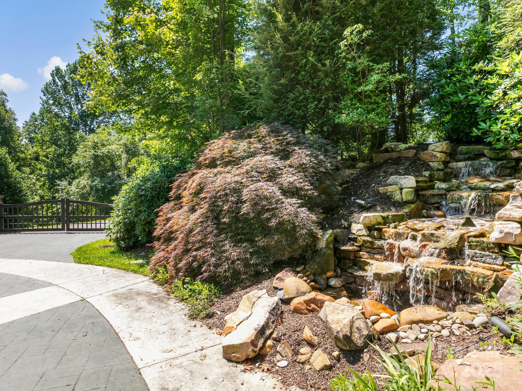 9999 Stone Valley Way Hendersonville NC 28792