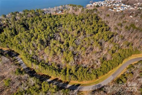642 Whisper Lake Drive New London NC 28127