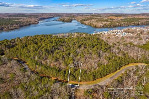 642 Whisper Lake Drive New London NC 28127