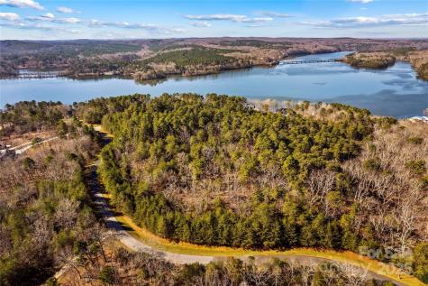 642 Whisper Lake Drive New London NC 28127
