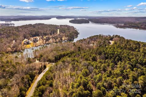 642 Whisper Lake Drive New London NC 28127