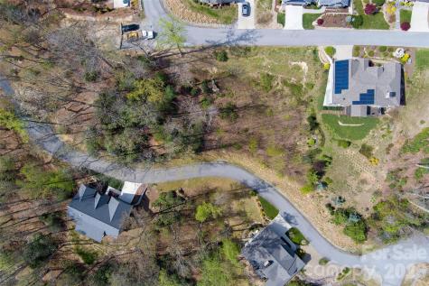 81 Curtain Bluff Hendersonville NC 28791