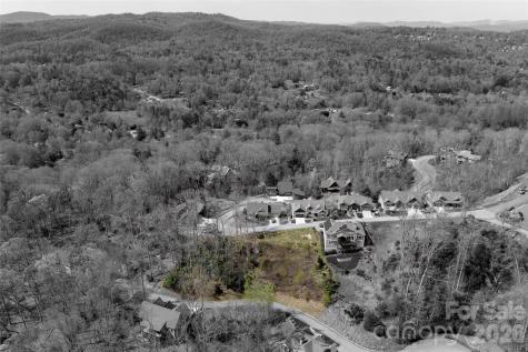 81 Curtain Bluff Hendersonville NC 28791