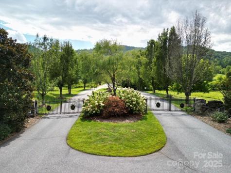 117 Sovereign Lane Fairview NC 28730