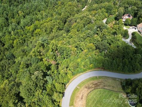 117 Sovereign Lane Fairview NC 28730