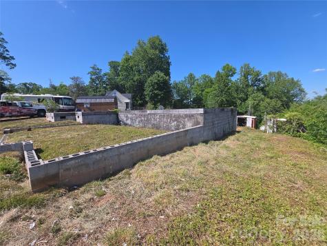 68 Nancy Tolley Street Marion NC 28752