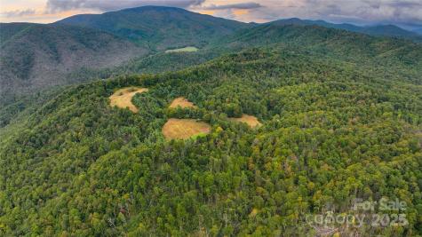 999 Poplar Creek Road Green Mountain NC 28740