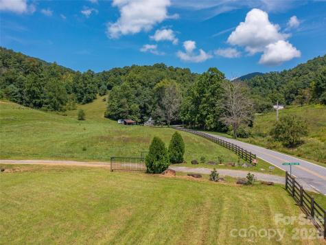 000 Locust Rough Mountain Road Burnsville NC 28714