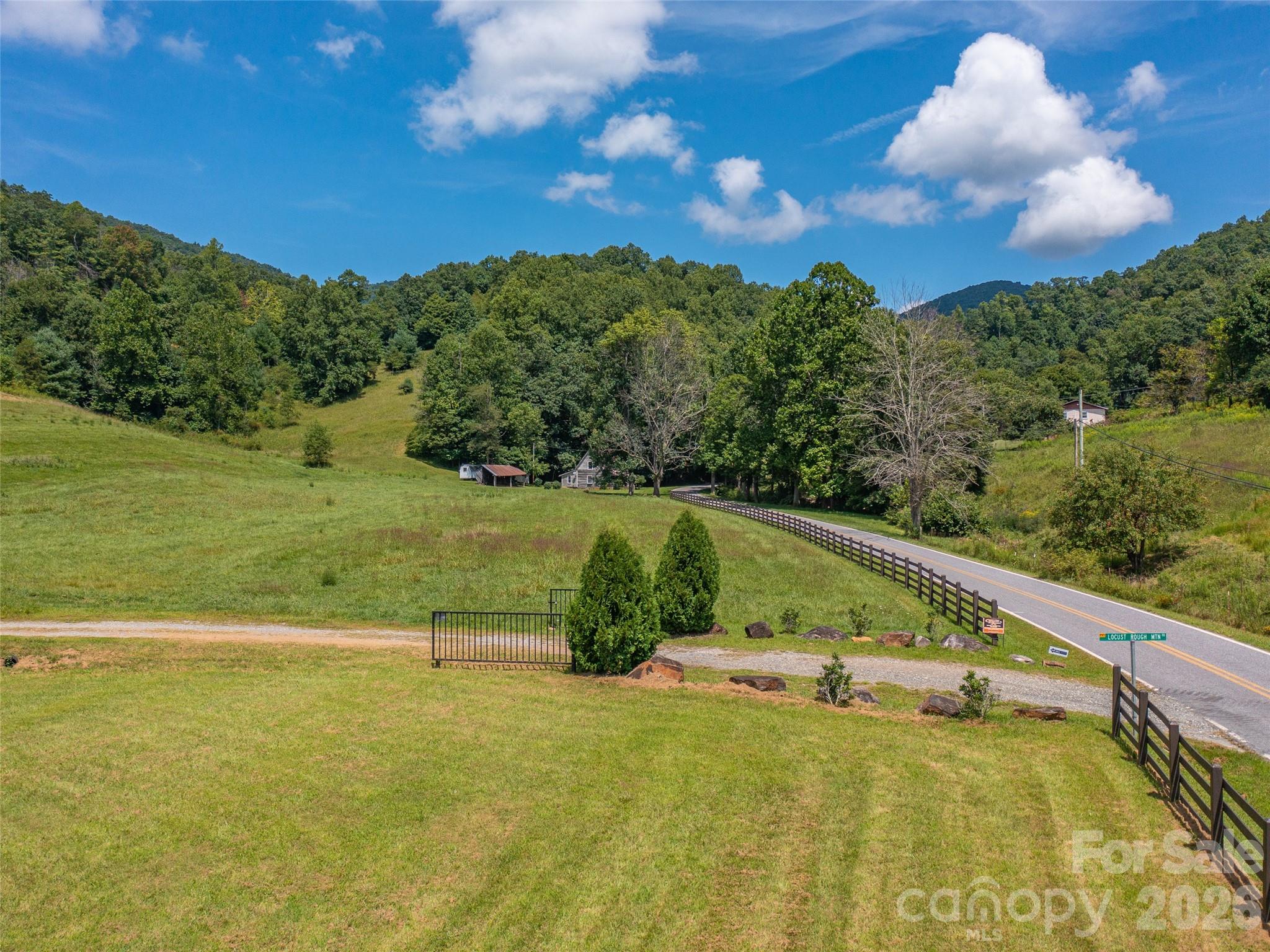 000 Locust Rough Mountain Road Burnsville NC 28714
