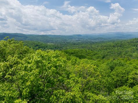 185 Crossvine Trail Hendersonville NC 28739