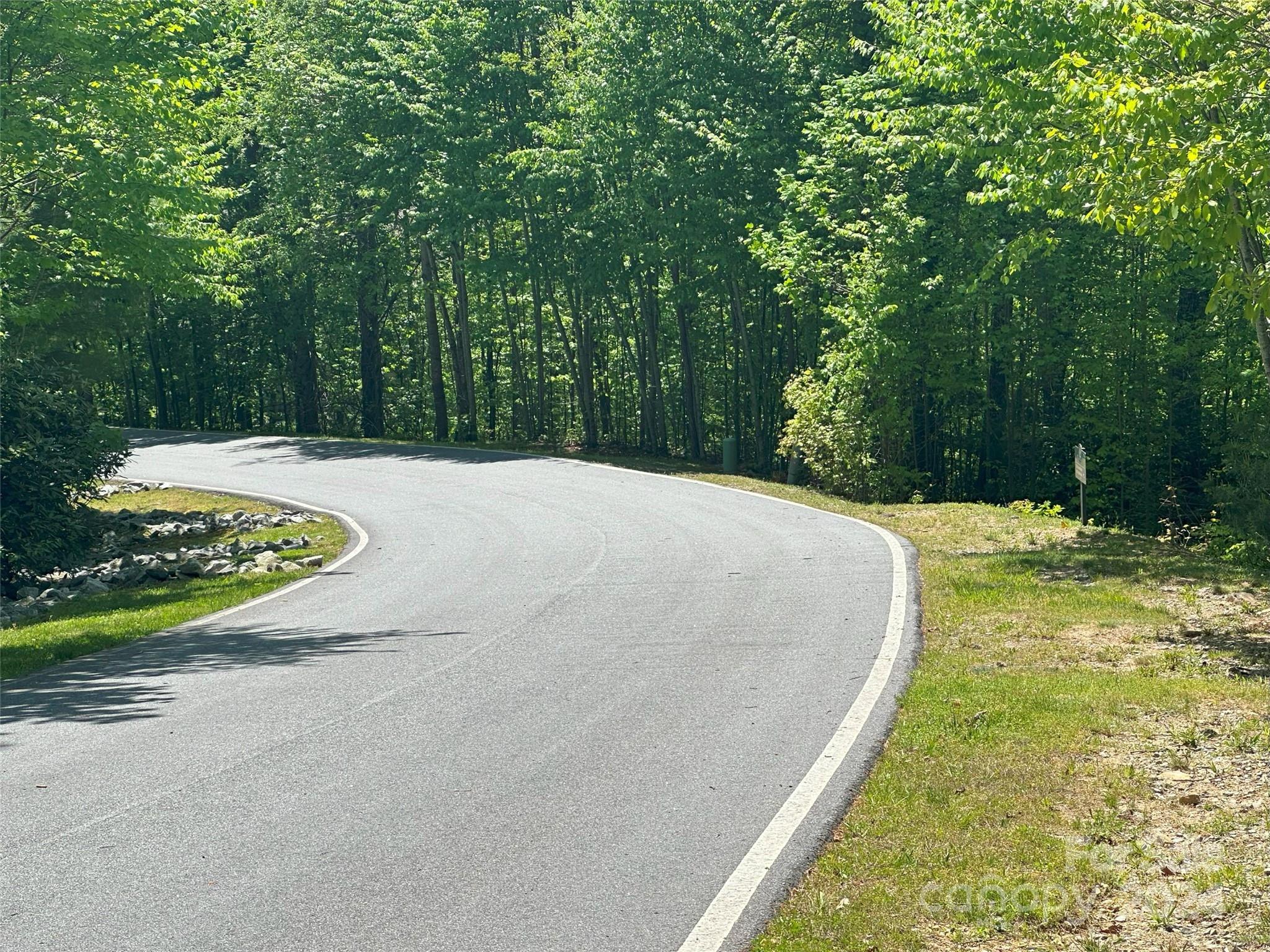 185 Crossvine Trail Hendersonville NC 28739
