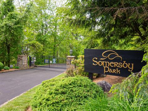185 Crossvine Trail Hendersonville NC 28739